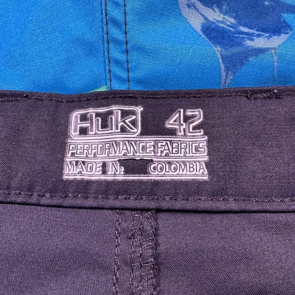 Huk Men's Fishing Boardshorts Blue Fish Print Performance Stretch Size 42 Pocket